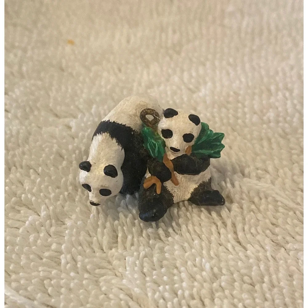 Hallmark 1994 Noahs Ark Keepsake Ornament Set with 9 Animal Pairs Vintage